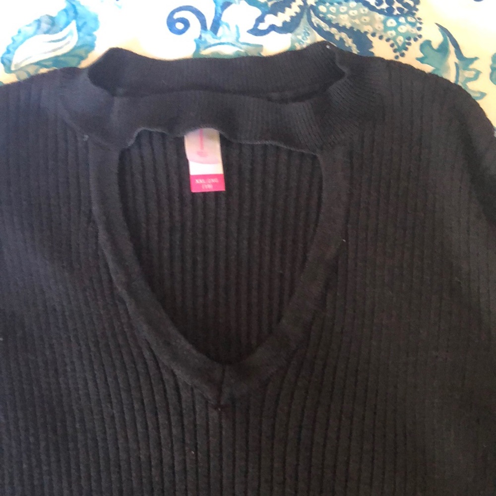 Black cut-out neck sweater - Picture 2 of 3